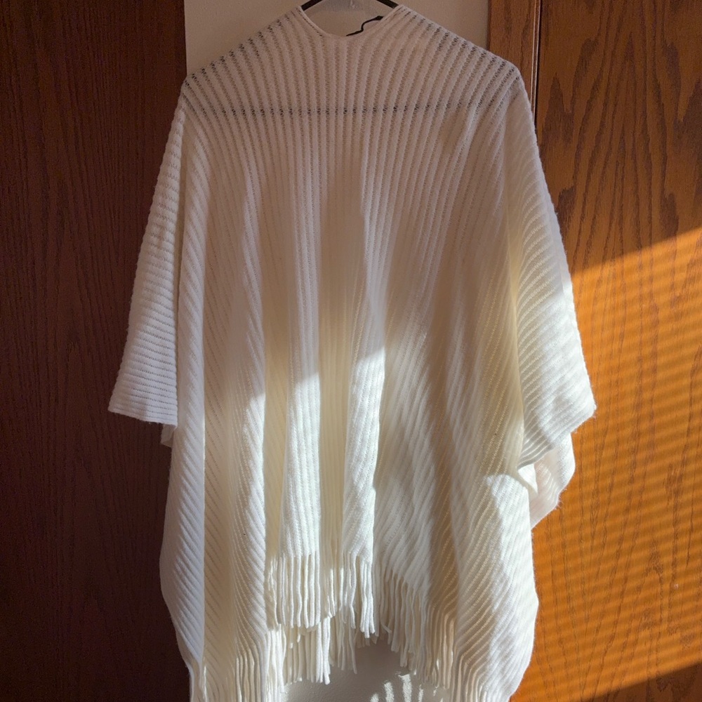 White Ribbed Open-Front Poncho - Picture 4 of 7